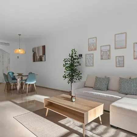 Daire Elviria • Bright 2-bedroom Marbella