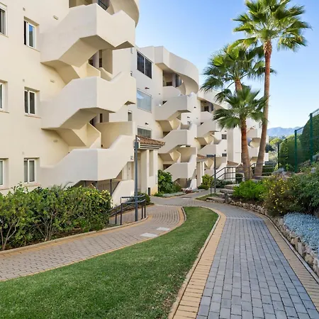 Daire Elviria • Bright 2-bedroom *