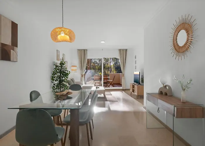 Апартаменты Elviria • Bright 2-bedroom *