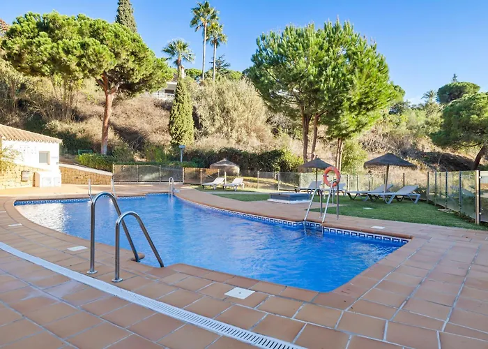Апартаменты Elviria • Bright 2-bedroom