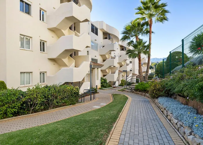 Elviria • Bright 2-bedroom Апартаменты